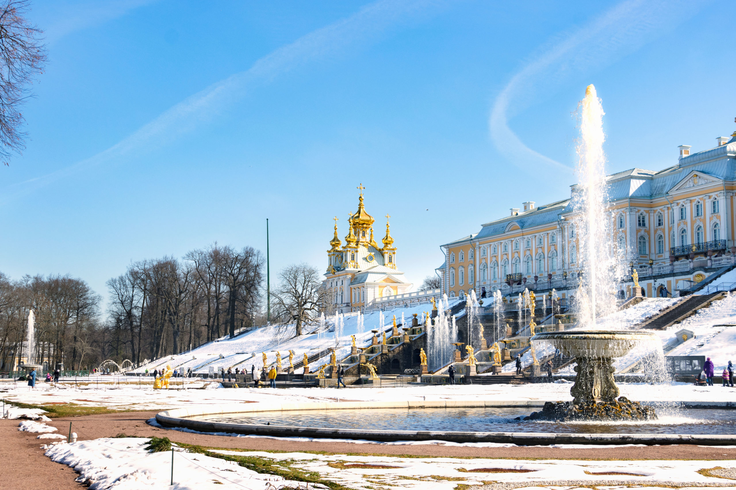 Фонтаны в петергофе в снегу. Зима в Санкт-Петербурге фото 2024 парки. Петергоф без снега фото.